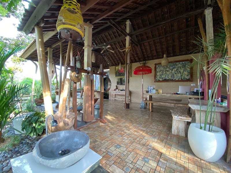 Ubud ParasVilla - Ubud ParasVilla Jl. Raya Sanggingan, Kedewatan, Kecamatan Ubud, Kabupaten Gianyar, Bali 80571, Indonesia