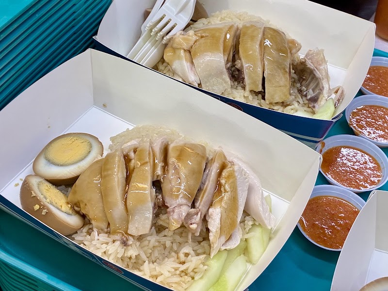 Tian Tian Hainanese Chicken Rice - Tian Tian Hainanese Chicken Rice, 1 Kadayanallur St, #01-10/11 Maxwell Food Centre, Singapore 069184