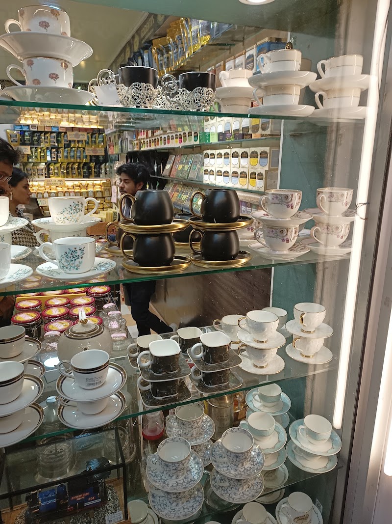 Golden Tips Tea Boutique – Nehru Road - Golden Tips Tea Boutique – Nehru Road Nehru Rd, Chauk Bazaar, Darjeeling, West Bengal 734101, India