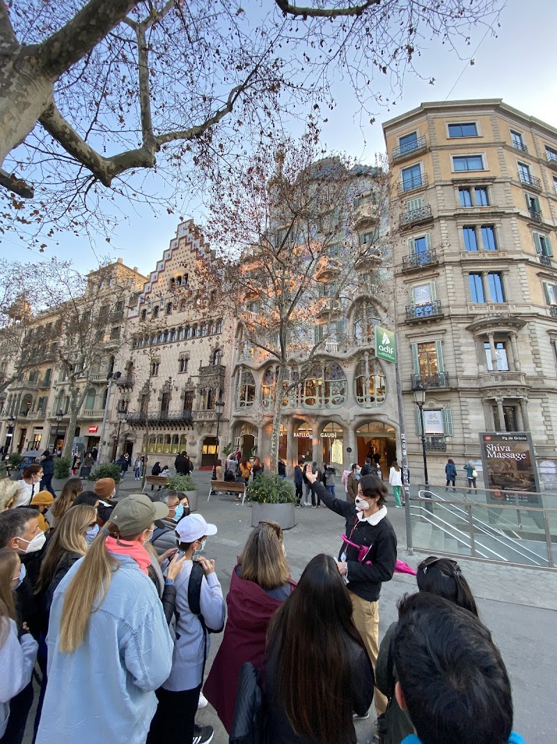 BARKENO TOURS - BARKENO TOURS, Pl. de Catalunya, 2, Eixample, 08002 Barcelona, Spain