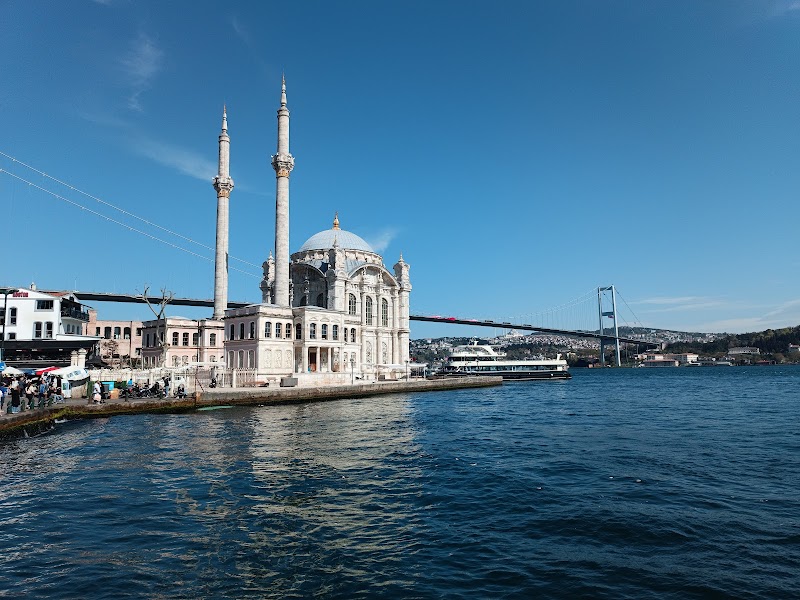 Büyük Mecidiye Mosque - Büyük Mecidiye Mosque, Mecidiye, İskele Sk. No: 6, 34347 Beşiktaş/İstanbul, Türkiye