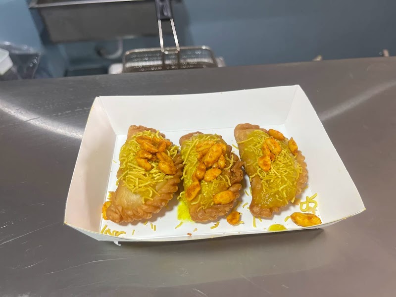 MAYUR GHUGHRA, DAL-PAKWAN, DAHI-VADA - MAYUR GHUGHRA, DAL-PAKWAN, DAHI-VADA, SANKALP APA, B/01, Judges Bunglow Rd, opp. HONEST HOTEL, PAKWAN, CHOWKDI, Ahmedabad, Gujarat 380054, India