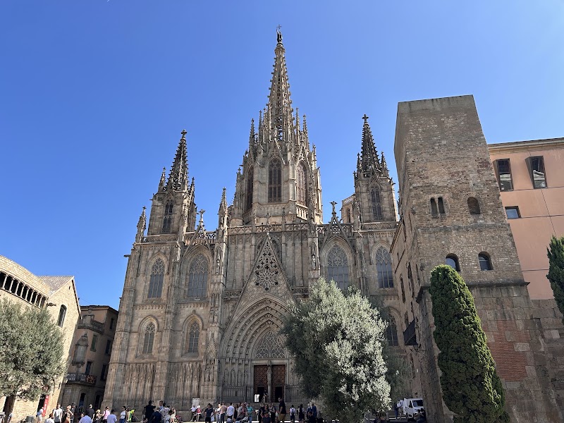 Roman Towers - Roman Towers Carrer del Bisbe, 12, Ciutat Vella, 08002 Barcelona, Spain