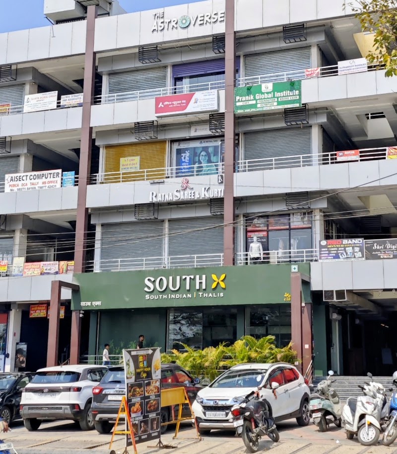 South X - South X Shop No - 7, Swarn Plaza, Chowk, RK Nagar Rd, Vasant Vihar, Bilaspur, Rajkishore Nagar, Chhattisgarh 495006, India