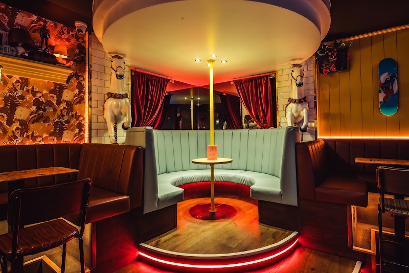 Simmons Bar | Shoreditch - Simmons Bar | Shoreditch 104-108 Curtain Rd, London EC2A 3AH, UK