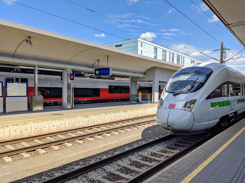 Linz Central Station - Linz Central Station, Bahnhofpl. 3-6, 4020 Linz, Austria