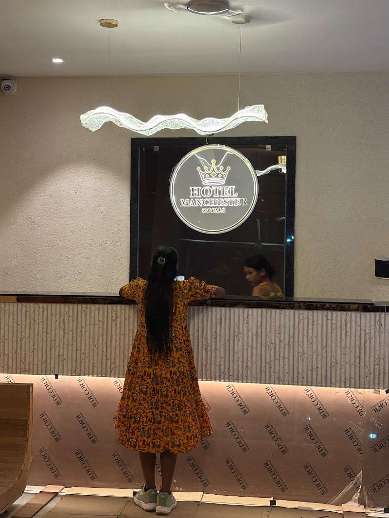 Hotel Manchester Royals LLP - Hotel Manchester Royals LLP Infront of Tata Motors, near Jai Ambey Hospital, Devpuri, Raipur, Chhattisgarh 492015, India