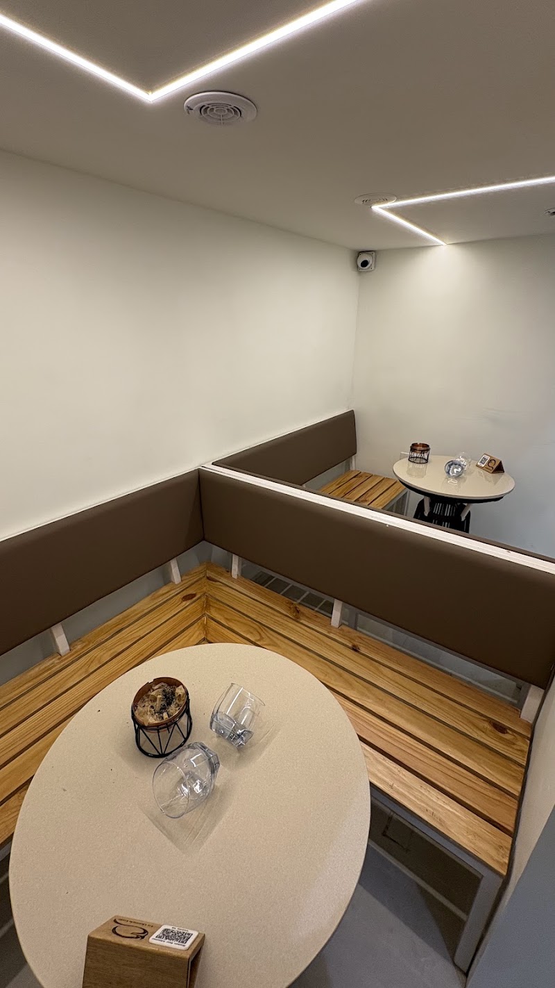 Cafe Quibble By La Quench - Cafe Quibble By La Quench Cafe Quibble By La Quench, C-2, Sonarika Apartment, IIM Rd, Panjarapole Cross Rd, Panjara Pol, Ambawadi, Ahmedabad, Gujarat 380015, India