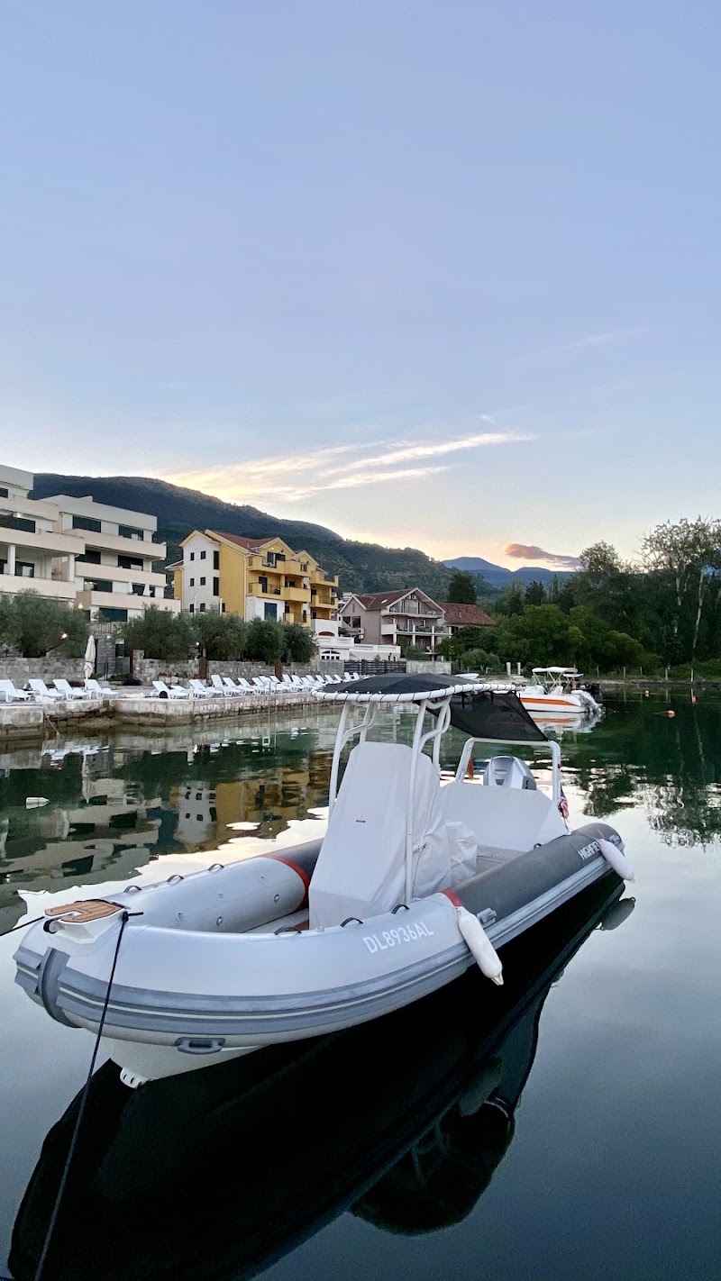 Tivat Beach Apartments - Tivat Beach Apartments, 15/1 Brijeg Gverovića, Tivat 85320, Montenegro
