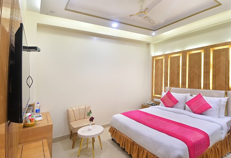 Hotel Gold palace - Hotel Gold palace 4563, Main Bazar Rd, Main Bazar, Kaseru Walan, Paharganj, New Delhi, Delhi, 110055, India