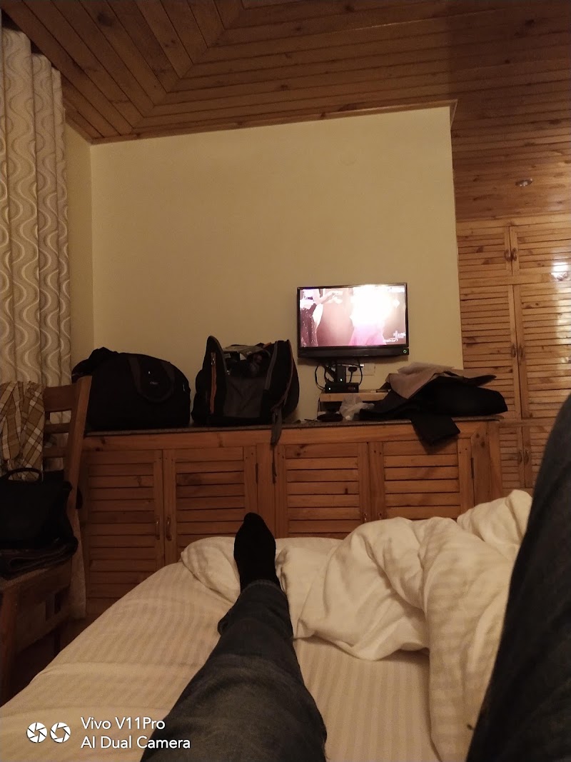 Spacious room in a cottage, for business travellers, by GuestHouser - Spacious room in a cottage, for business travellers, by GuestHouser, 65FM+QWV The Holiday Resorts & Cottages, Kanyal Rd, Simsa Village, Manali, Nasogi, Himachal Pradesh 175131, India