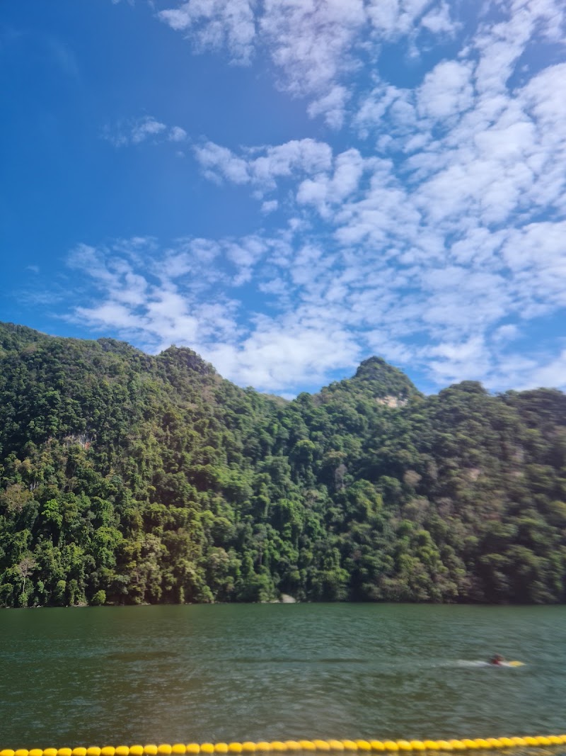 Langkawi Watersports - Langkawi Watersports, Jalan Pantai Cenang, Mukim Kedawang, Kampung Lubok Buaya, 07000 Langkawi, Kedah, Malaysia
