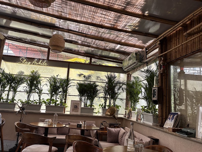 Shimmer Cafe - Shimmer Cafe Sherly Rajan Rd, off Carter Road, behind Jal Sagarika, Rizvi Complex, Chuim, Bandra West, Mumbai, Maharashtra 400050, India