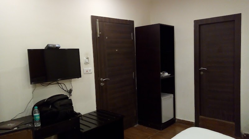 Capital O 9125 Casa Broadway Hotel Kolkata - Capital O 9125 Casa Broadway Hotel Kolkata, Plot No. P41, Keyatala Rd, Golpark, Hindustan Park, Gariahat, Kolkata, West Bengal 700029, India