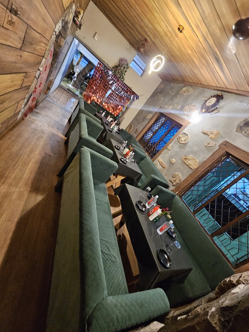 The treehouse Cafe
