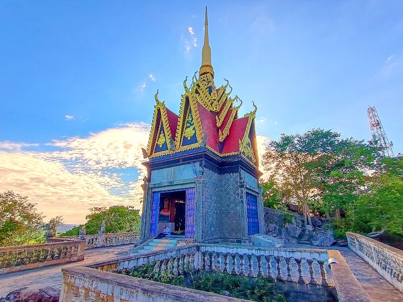 Phnom Sampow Pagoda - Phnom Sampow Pagoda, ផ្លូវ សំពៅ-បាណន់, ផ្លូវជាតិលេខ៥៧, Krong Battambang, Cambodia