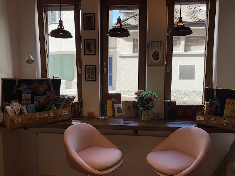 IM ALTEN KOFFER - IM ALTEN KOFFER Deuringstraße 9, 6900 Bregenz, Austria