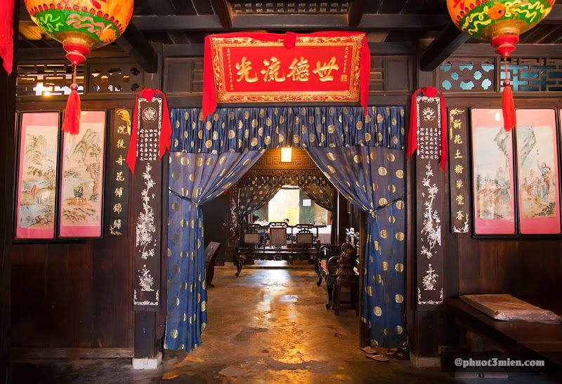 The Old House of Phung Hung