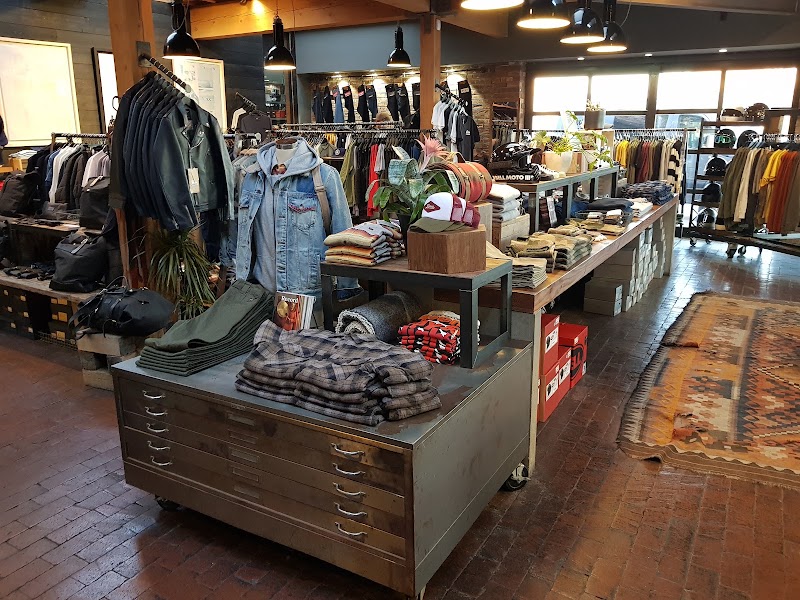 Deus Ex Machina - Emporium Of Post Modern Activities - Deus Ex Machina - Emporium Of Post Modern Activities, 1001 Venice Blvd., Venice, CA 90291, USA