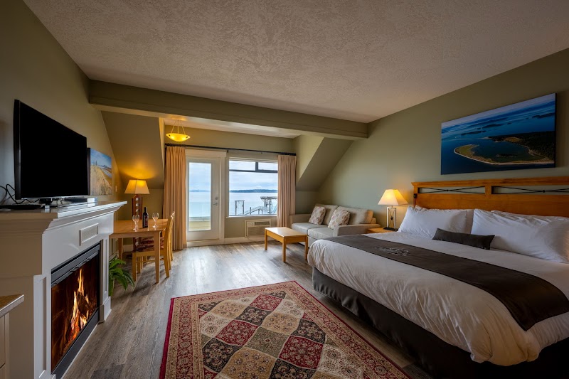 Sidney Waterfront Inn & Suites - Sidney Waterfront Inn & Suites 9775 First St, Sidney, BC V8L 1W5, Canada