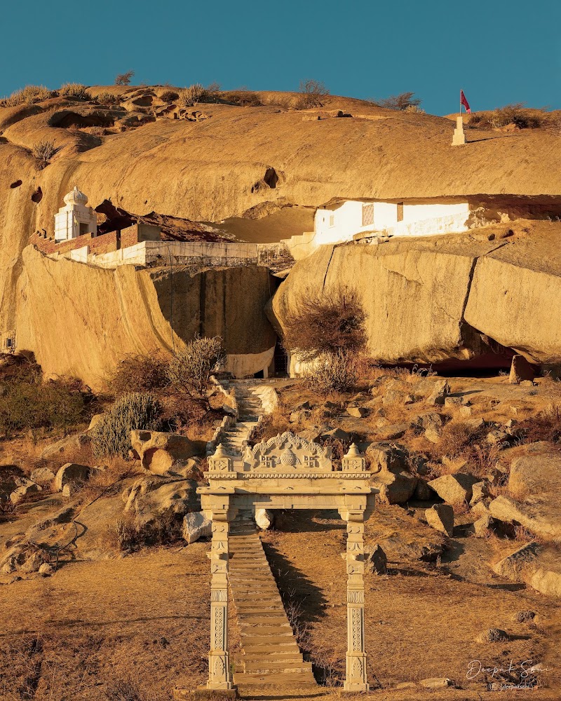 Devgiri Temple - देवगिरि माता जी का मंदिर - Devgiri Temple - देवगिरि माता जी का मंदिर, Devgiri hills, gaon, near Mori, Sena, Jawai Bandh, Rajasthan 306126, India