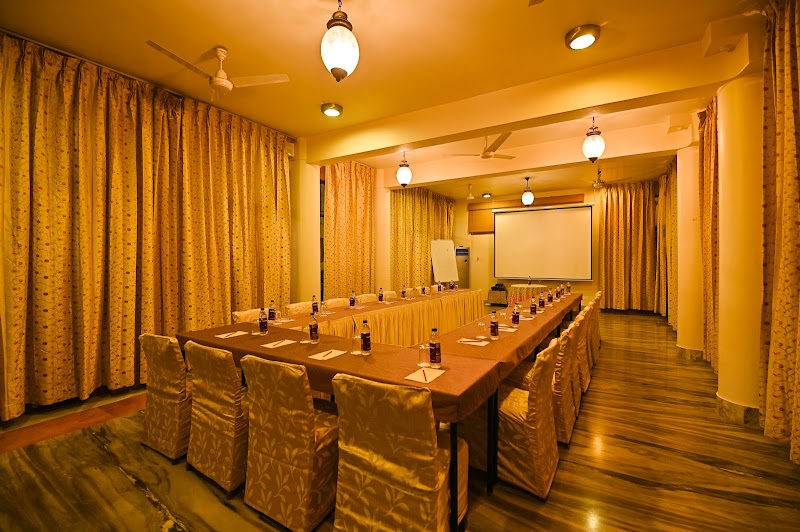 Om Niwas Suite Hotel - Om Niwas Suite Hotel, E - 23, Kaushalya Path, Durga Marg, Subash Nagar, Sen Colony, Bani Park, Jaipur, Rajasthan 302001, India