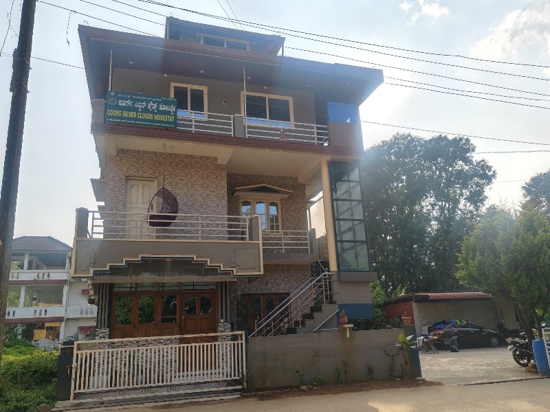 COORG SILVER CLOUDS HOMESTAY - COORG SILVER CLOUDS HOMESTAY near iti junctions, opp. maithry hall, Karnangeri, Madikeri, Karnataka 571201, India
