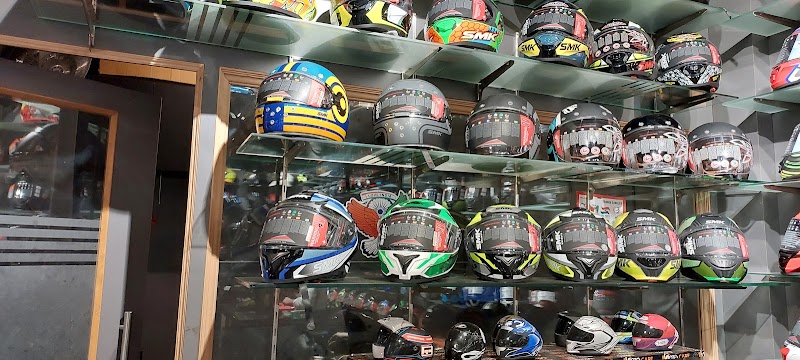 GTR PITSTOP - Gear For Total Riding - GTR PITSTOP - Gear For Total Riding Ground floor 178, c&c Arcade, 9th Main Rd, 7th Sector, HSR Layout, Bengaluru, Karnataka 560102, India
