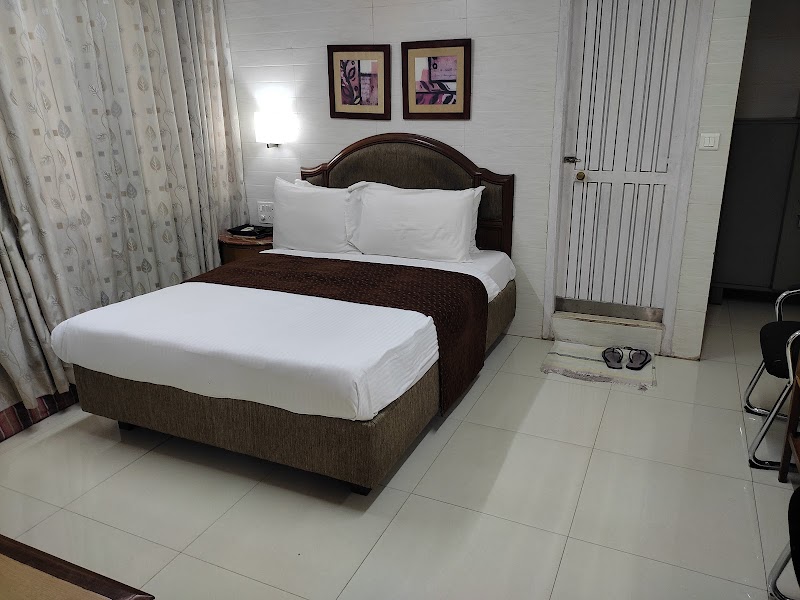 Capital Hotel - Capital Hotel 9, WRQM+JHQ, 128, Hazarimal Somani Rd, Azad Maidan, Fort, Mumbai, Maharashtra 400001, India