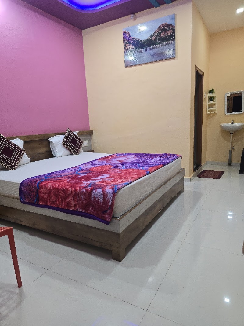 Abhi Homestay Hampi - Abhi Homestay Hampi HNo 96, Hampi Rd, 2nd ward, Kadirampura, Karnataka 583239, India