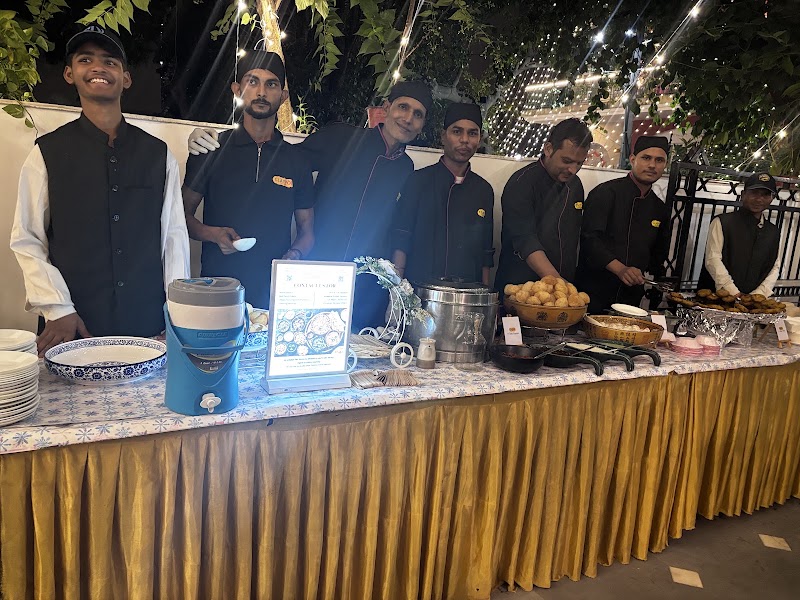 Claypot Kitchens - Claypot Kitchens SCO-23, Housing Board Shopping Complex, opposite Maruti Vihar Exit Gate Road, near Mehrauli-Gurgaon Road, Saraswati Vihar, Chakkarpur, Gurugram, Haryana 122002, India