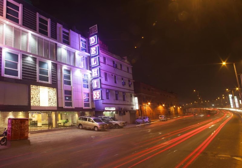HOTEL DELHI 55 @ NEW DELHI RAILWAY STATION