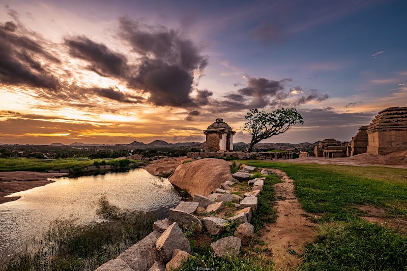 Hemakoota - Hemakoota, 8FM5+HG8, Hampi, Karnataka 583239, India