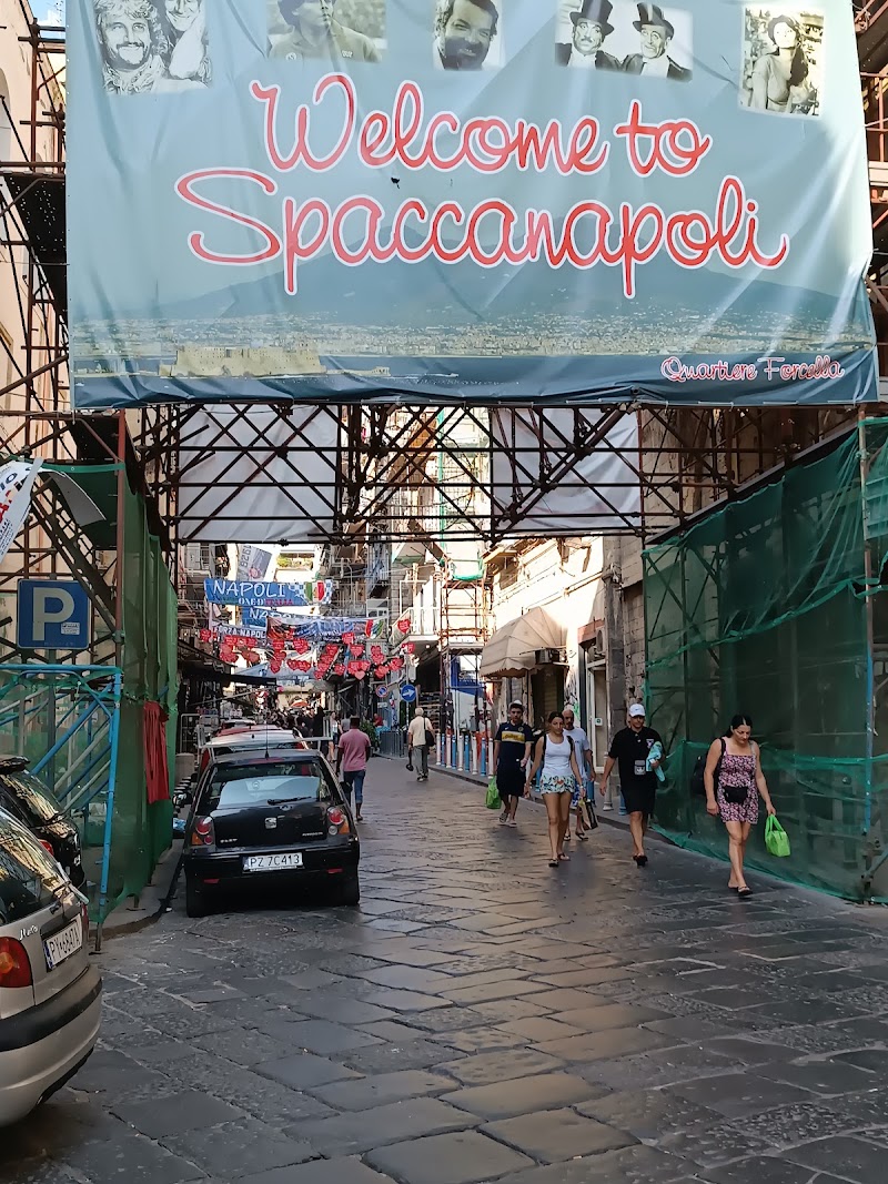 SpaccaNapoli - SpaccaNapoli, Via Duomo, 80138 Napoli NA, Italy