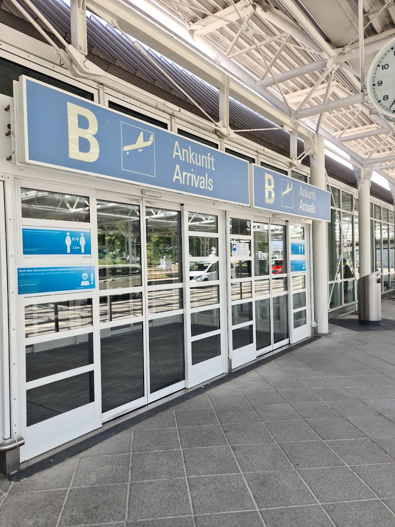 Access Point Terminal 1, Departures (A and B) - Departures Bus/Taxi/Transfer - Access Point Terminal 1, Departures (A and B) - Departures Bus/Taxi/Transfer, Terminalstr. West Terminal 1 - Modul B - Ebene 04, 85356 Oberding, Germany