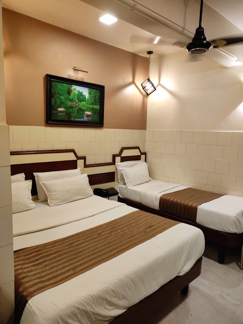Mannars Yatri Nivas Lodging - Mannars Yatri Nivas Lodging, 2747, Near Sangam Theatre, Chandragupta Road, Lasker Mohalla, Halladakeri, Mandi Mohalla, Lashkar Mohalla, Mandi Mohalla, Mysuru, Karnataka 570001, India