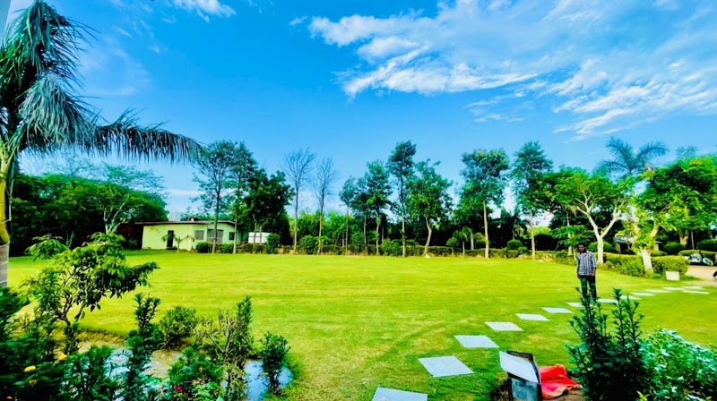Aravali Hill - Aravali Hill, Farm no. G-4 Gurgoan Hill, Badshahpur Sohna Rd, Nitin Vihar, Nahar Pur Rupa, Sector 33, Gurugram, Haryana 122004, India