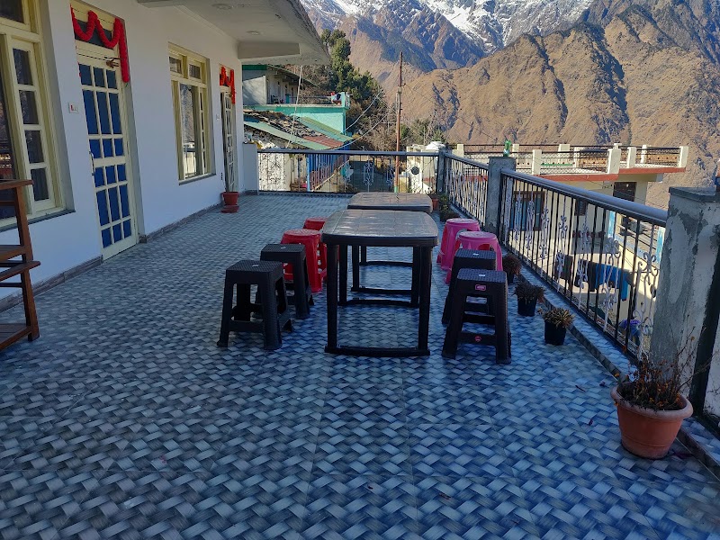 Alpine home stay ( Lower auli)