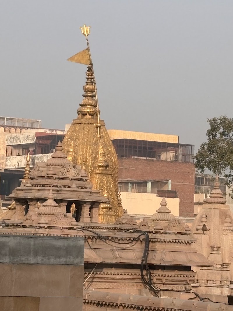 Baba Vishwanath mandir - Baba Vishwanath mandir 85, Assi Ghat Rd, Dumraon Colony, Varanasi, Uttar Pradesh 221005, India