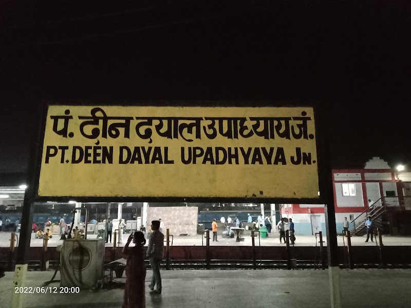 PT. Deen Dayal Upadhyaya Junction - PT. Deen Dayal Upadhyaya Junction, 232101 Pandit Dindayal Upadhyaya Marg Pandit Dindayal Upadhyay Nagar Uttaresh, Uttar Pradesh 276001, India