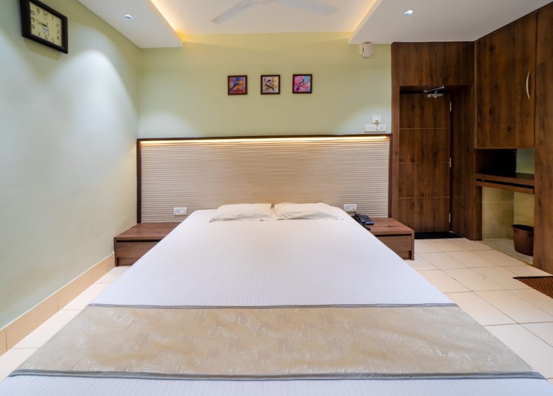 Hotel Dolphin Puri - Hotel Dolphin Puri, Swargadwar Rd, off kakatuya khawaja shop, 2nd lane, Puri, Odisha 752001, India