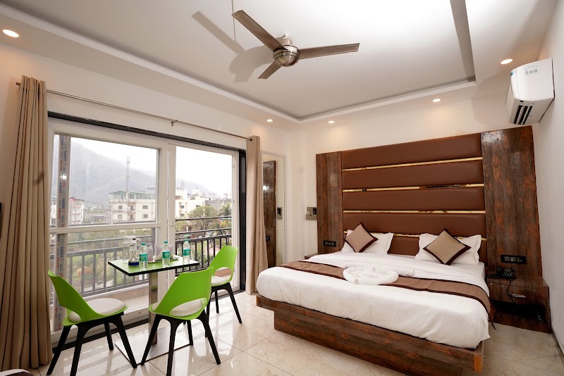 Hotel Silver Inn by PENTAURA - Hotel Silver Inn by PENTAURA Yoga Street, Badrinath Marg, Tapovan, Rishikesh, Uttarakhand 249192, India