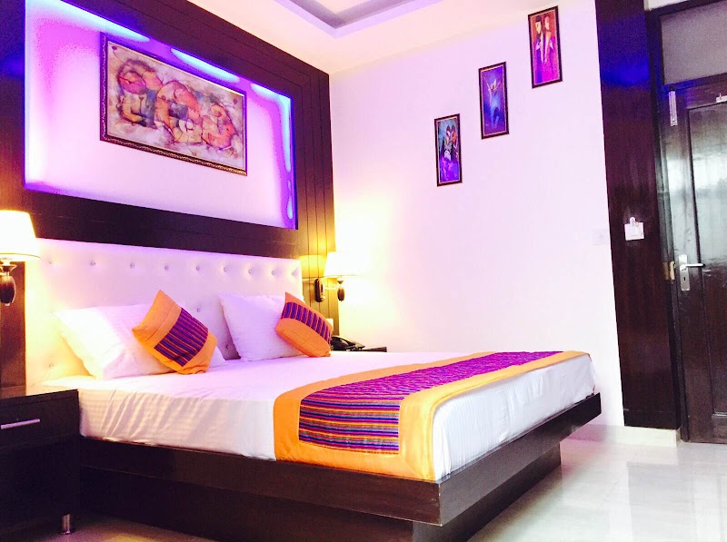 Hotel Tashkent Palace