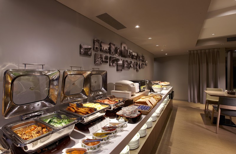 Royal Inn Taipei Linsen - Royal Inn Taipei Linsen 104, Taiwan, Taipei City, Zhongshan District, Zhengyi Village, Linsen N Rd, 83號4F
