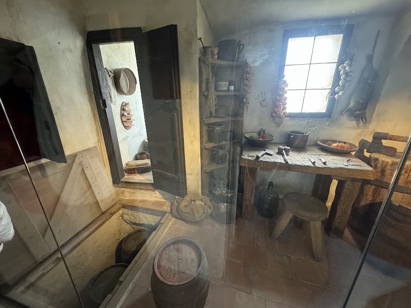 Pamětní deska Franz Kafka - Pamětní deska Franz Kafka, Zlatá ulička u Daliborky 22, Hradčany, 119 00 Praha-Praha 1, Czechia
