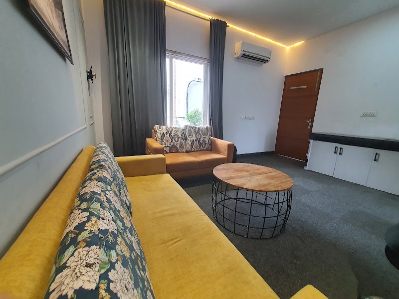 Hotel Mallenzo suites - Hotel Mallenzo suites F13/11, DLF Phase 1, Sector 27, Gurugram, Haryana 122002, India