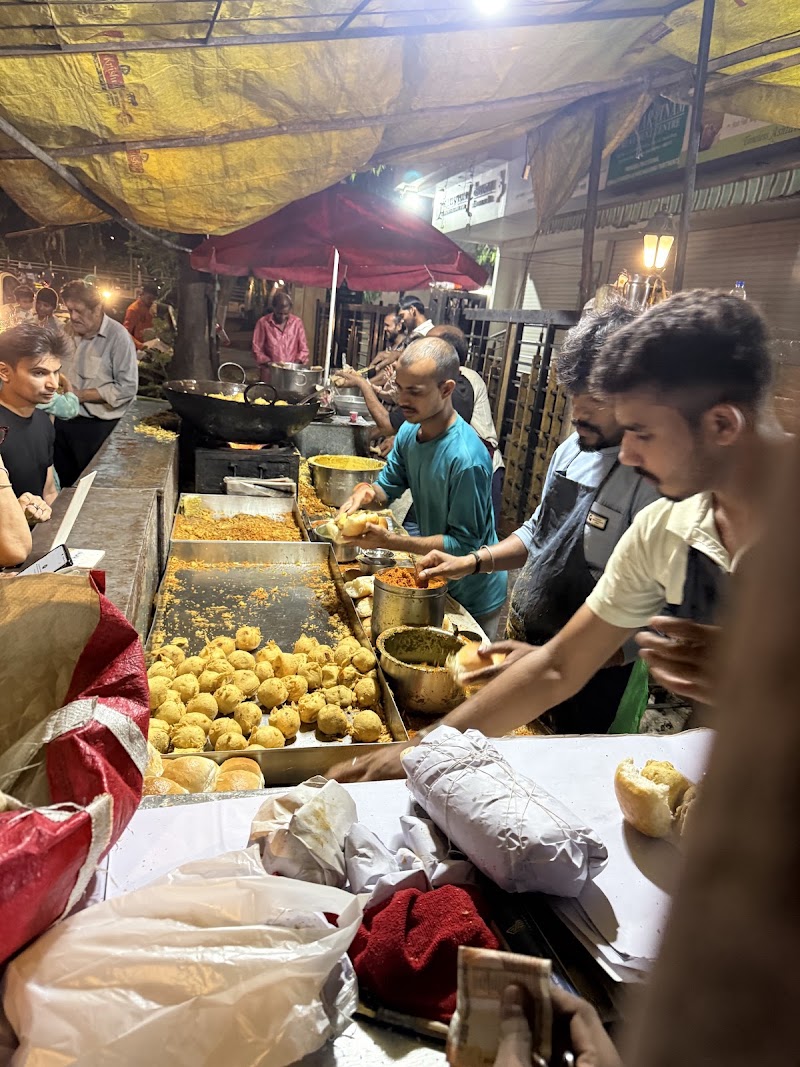 Nandu Vada Pav - Nandu Vada Pav 435, DK Sandu Marg, Chembur Gaothan, Chembur, Mumbai, Maharashtra 400071, India