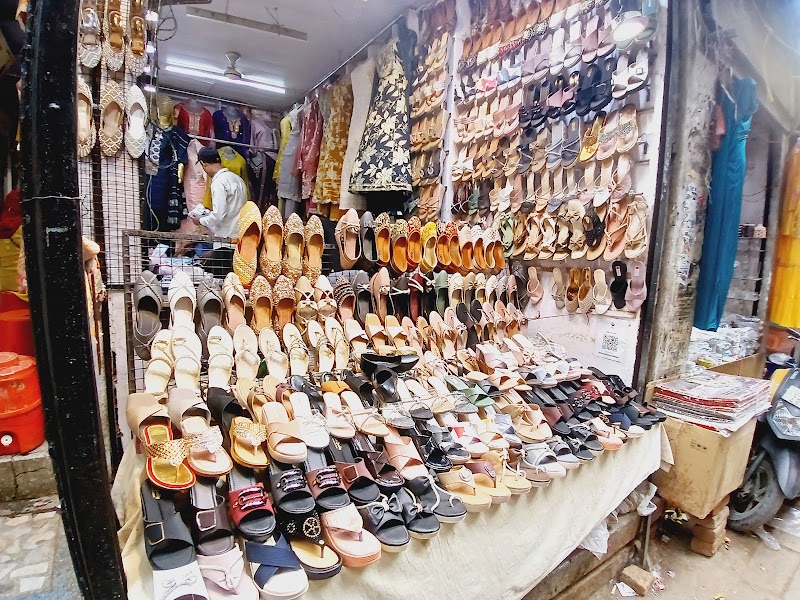 Daalmandi Market Varanasi - Daalmandi Market Varanasi, dalmandi, Varanasi, Uttar Pradesh 221001, India