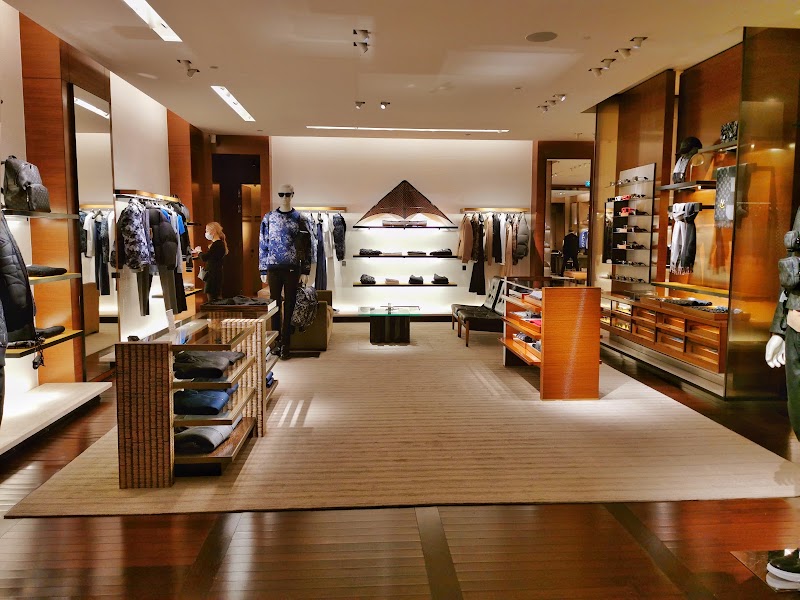 Louis Vuitton Frankfurt - Louis Vuitton Frankfurt, Goethestraße 1, 60313 Frankfurt am Main, Germany