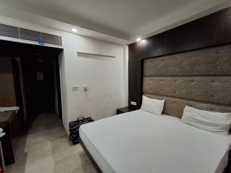 Hotel City heights - Hotel City heights Main Bazar Rd, near hari piorko, Bazar Sangatrashan, Ratan Lal Market, Aram Bagh, Paharganj, New Delhi, Delhi 110055, India